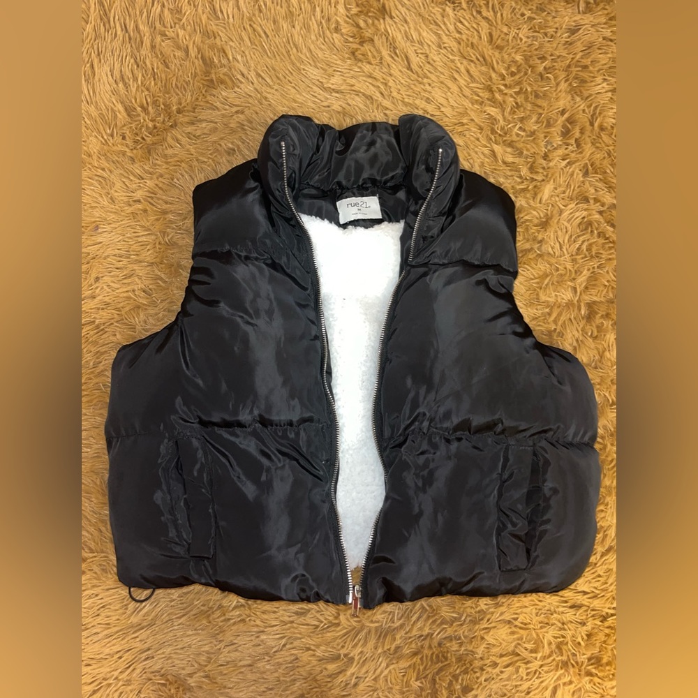 Fluffy Crop Puffer Vest✨